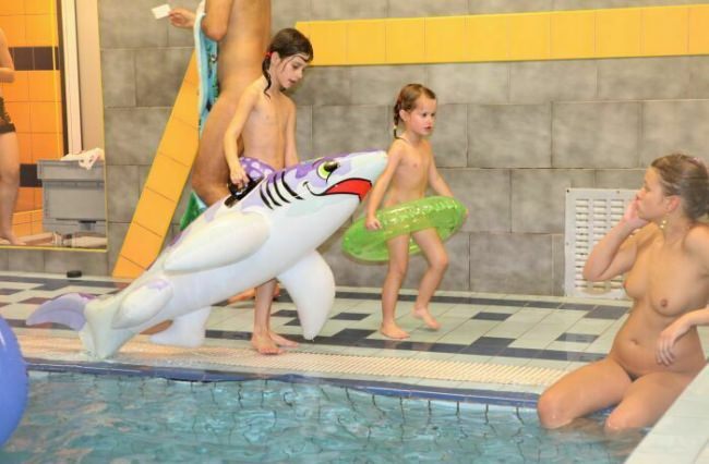 Family nudism of a photo in the pool - new quality of Purenudism [Pure naturism]